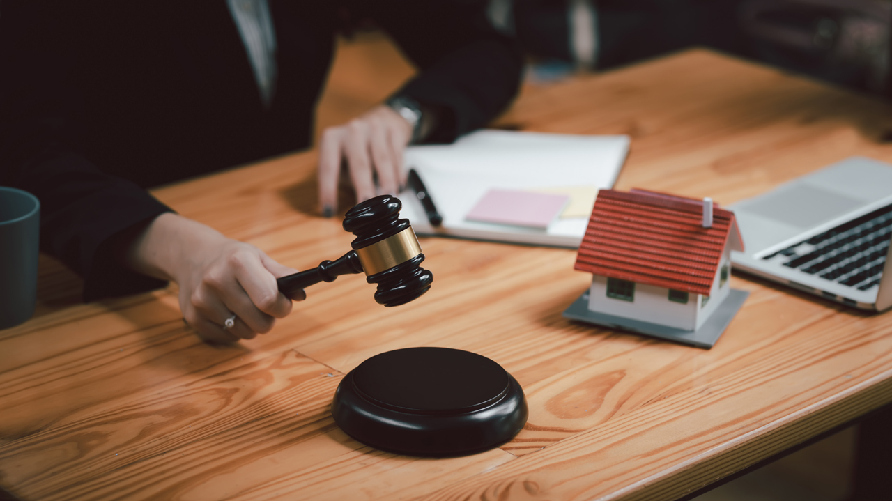The Evolution of Online Real Estate Auctions
